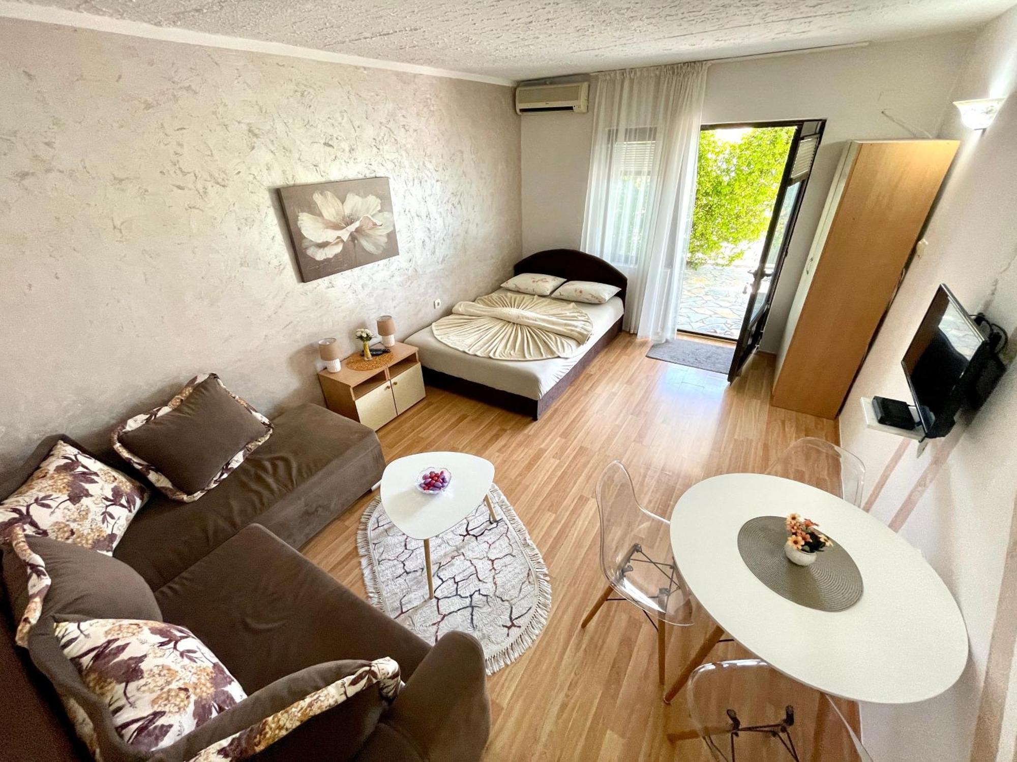 Apartmens Marina Bečići Exteriör bild